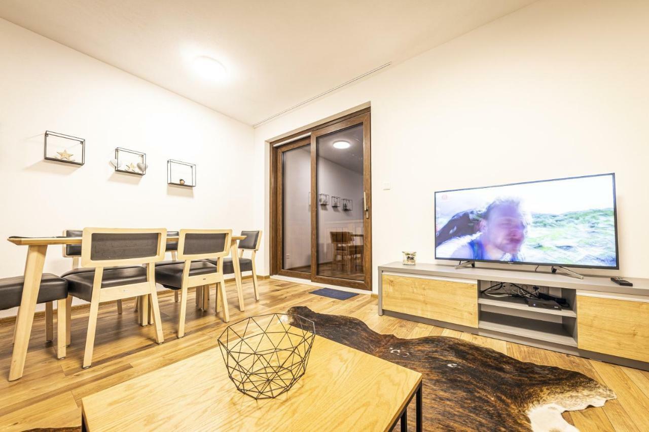 Apartmanovy Dom Poludnica - Chopok Juh ตาเล ภายนอก รูปภาพ